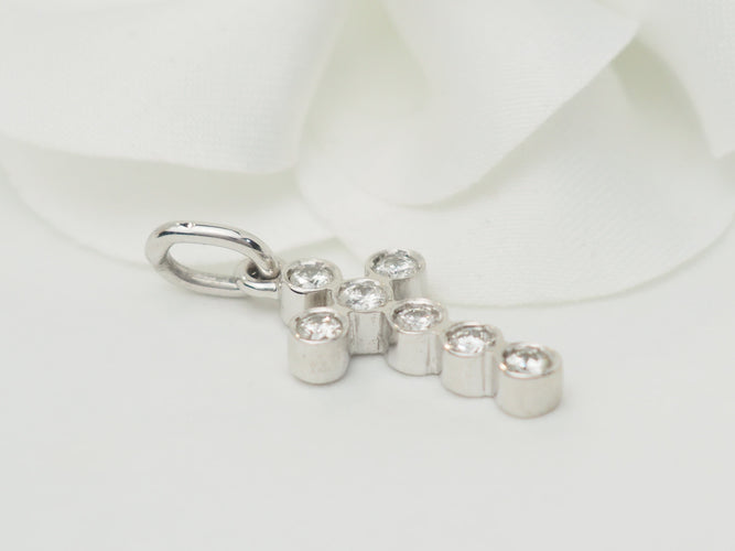 Pendentif Pendentif croix en or blanc et diamants 0.35ct 58 Facettes F4861