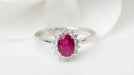 Bague 54 Bague marguerite or blanc, rubis ovale, diamants 58 Facettes 32240