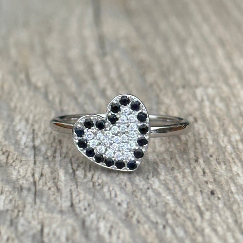 Bague 53 Bague Vanessa Tugendhaft or blanc, diamants, saphirs 58 Facettes 294