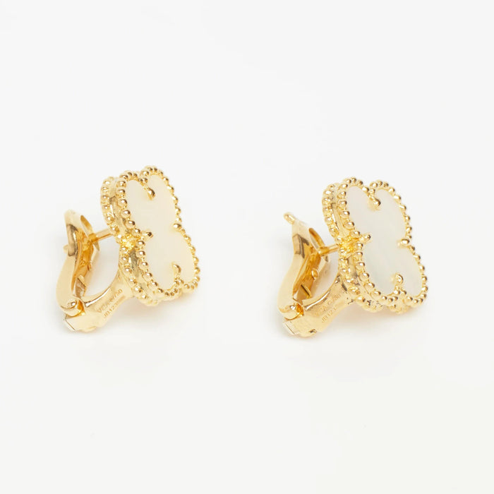 Boucles d'oreilles Van Cleef & Arpels - Boucles d’oreilles Vintage Alhambra Nacre en or jaune 58 Facettes vca-erg-yg-vamop