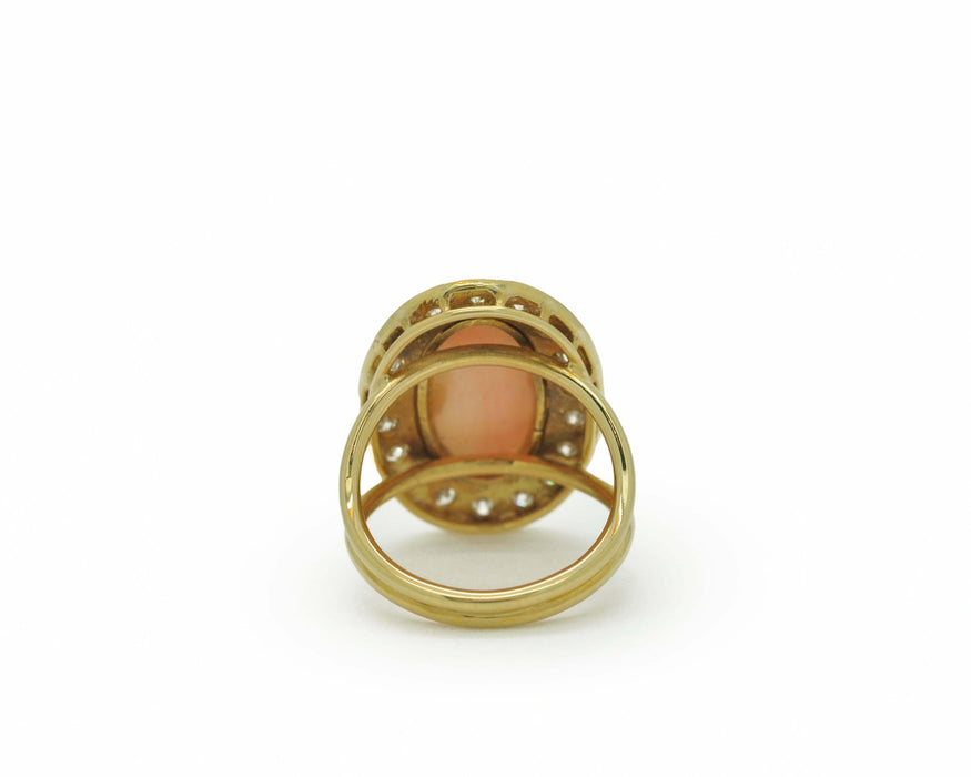 Bague Bague en or jaune avec diamants et corail 58 Facettes