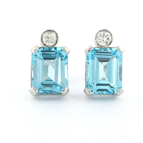 Boucles d'oreilles Boucles d'oreilles en or blanc avec topazes et diamants taille brillant 58 Facettes
