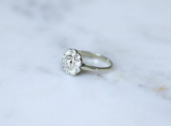 Prsten Sedmikráska Art Deco Bílé zlato, Platina, Diamant 1,60 ct 