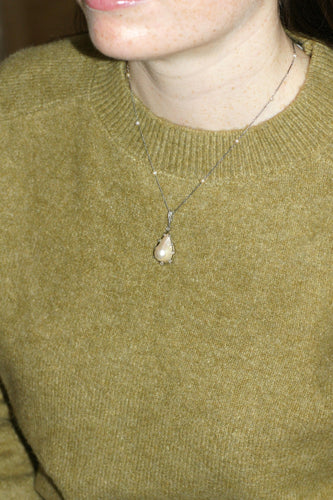 Collier Collier Art Déco Pendentif Goutte Perle & Diamants sur Platine 58 Facettes