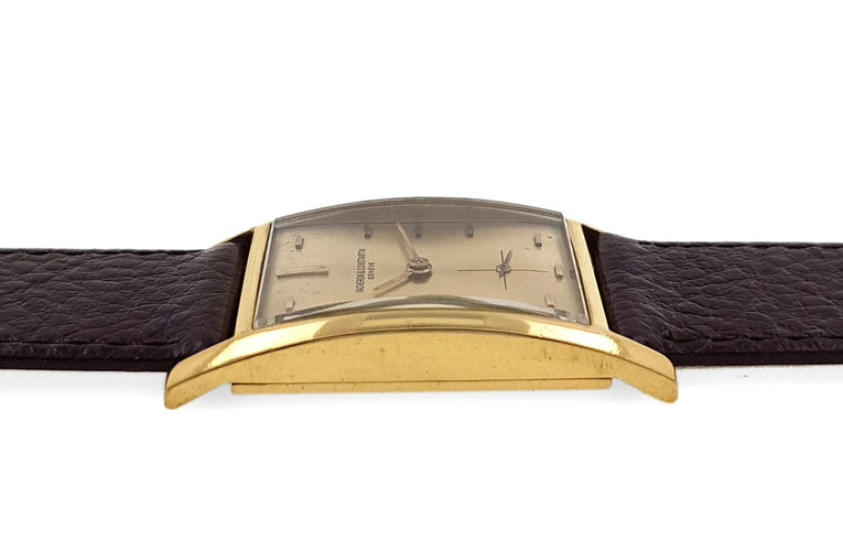 Montre Vacheron Constantin - Vintage 6957 Cintrée Rectangular watch 58 Facettes