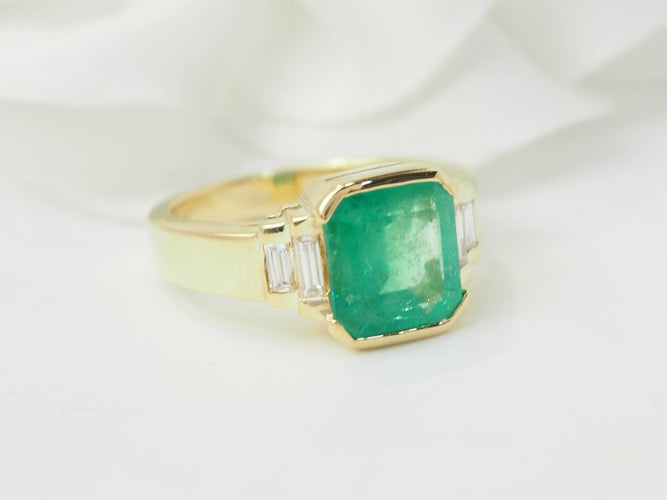 Bague 52.5 Bague en or jaune, émeraude et diamants 58 Facettes 33540