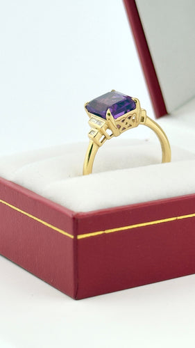 Bague Bague en or 18 carats , améthyste et diamants 58 Facettes