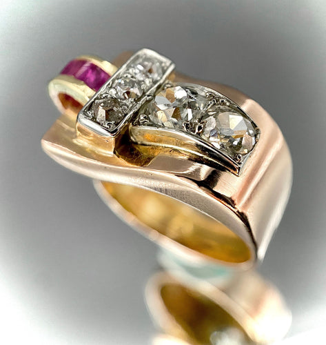 Bague 52.5 Bague modèle Tank asymétrique d'époque 1930/40 3 ors rubis diamants 58 Facettes