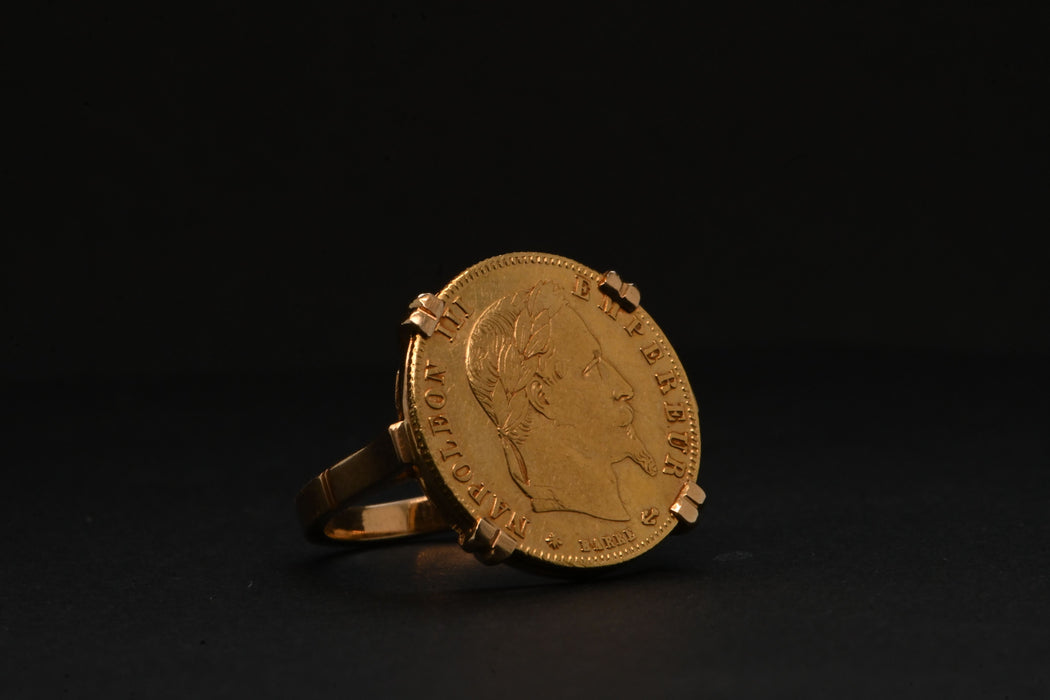 Anillo basado en una moneda de oro de Napoleón III