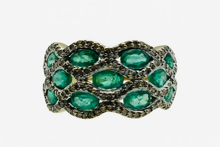 Bague 59 Bague en or jaune avec émeraudes et diamants 58 Facettes 50317