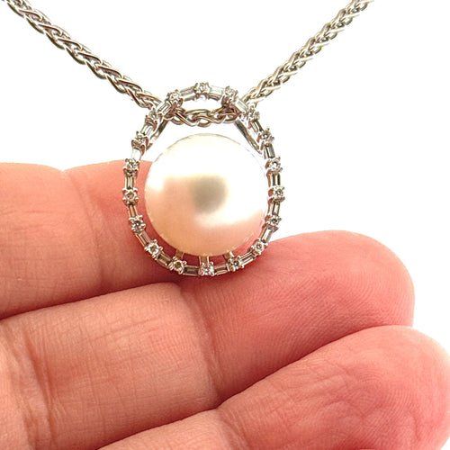 Collier Collier en or 18 carats diamants et perle de culture 58 Facettes