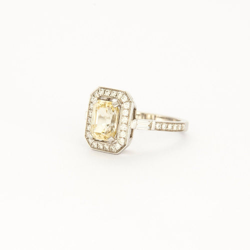 Bague 51 Bague Style Art Déco diamants et saphir jaune 58 Facettes