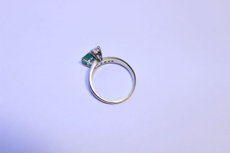 Bague 55 Bague Diamants et Emeraude 58 Facettes