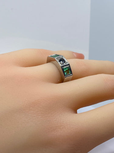 Bague 51 Bague en or blanc 18 carats en saphir et émeraudes, vers 1930 58 Facettes AB505