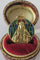 Pendentif Becker - Médaille pendentif Jésus Christ émail plique-à-jour en or jaune 18k 58 Facettes