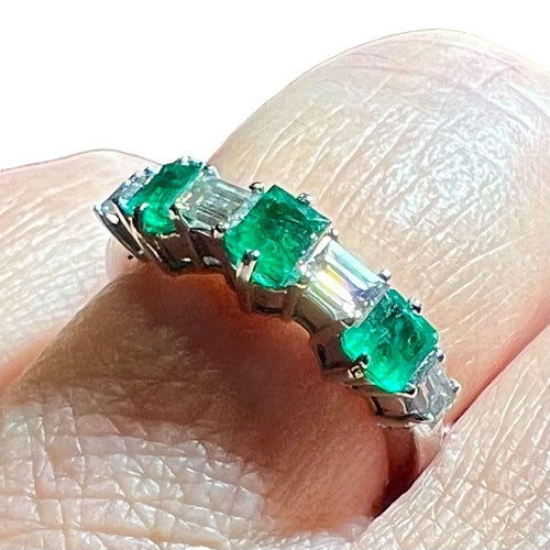 Bague 53 Bague Demi-alliance émeraudes et diamants , Or Blanc 18 Carat 58 Facettes 7822 A