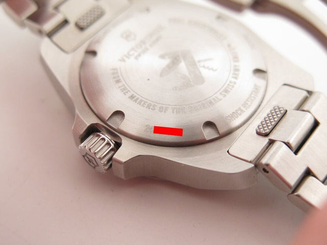 Montre montre VICTORINOX inox small 241261 36 mm acier quartz fullset 58 Facettes 265936