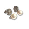 Boucles d'oreilles Boucles d'oreilles modernes en or 18 ct avec diamants et perle 58 Facettes Q5B