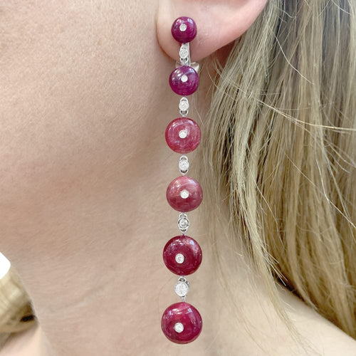 Boucles d'oreilles Boucles d'oreilles Repossi, or blanc, rubis et diamants. 58 Facettes 35093