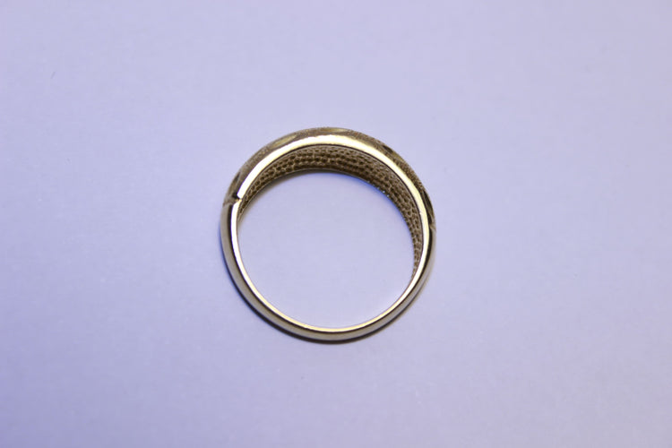 Bague 54 Bague Or jaune texturée 58 Facettes