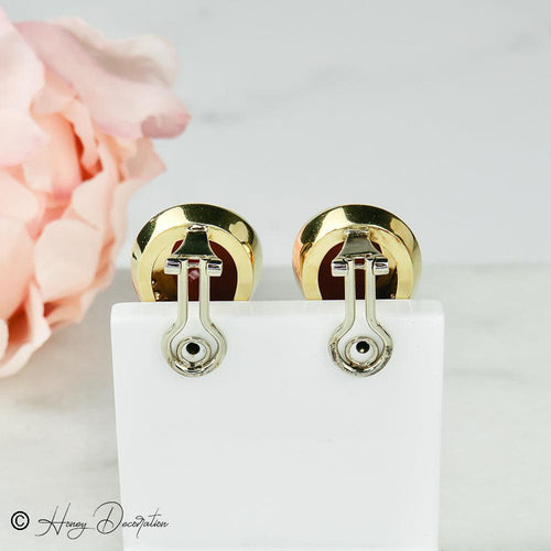 Boucles d'oreilles Boucles d'oreilles luxueuses en or jaune ornées de corail et de diamants 58 Facettes 1850