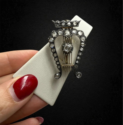 Broche Spilla "Lira", tardo XIX secolo 58 Facettes