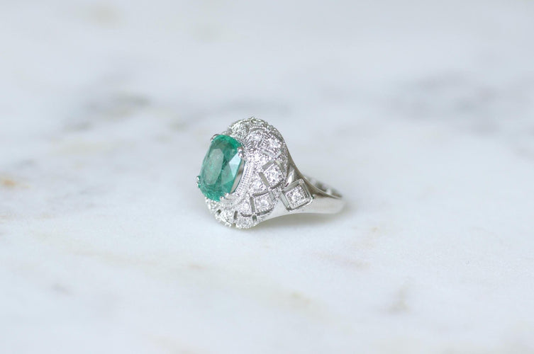 Bague Dôme Style Art Déco Emeraude 2,58 Cts et Diamants 58 Facettes