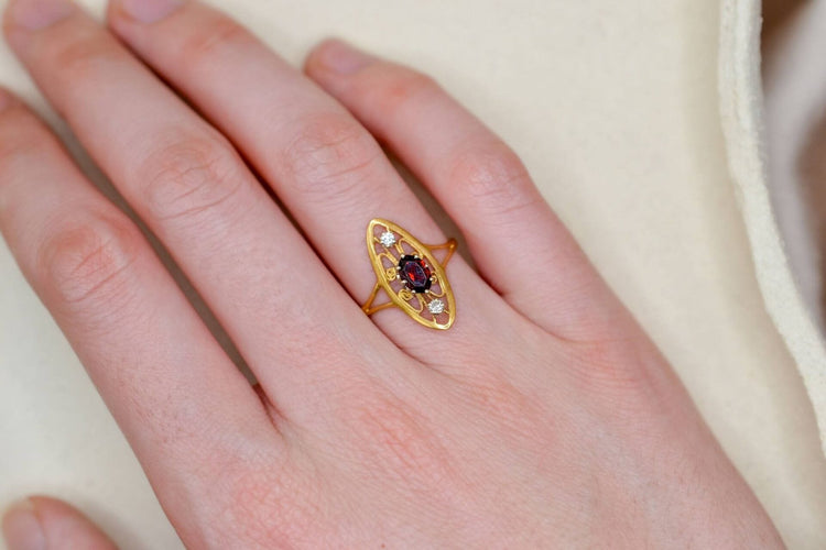 Bague 55 Bague Art Nouveau or jaune, Grenat, Diamants 58 Facettes 3810