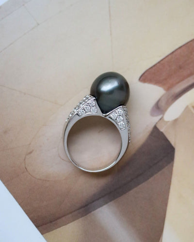 Bague 49.5 Bague Dôme Perle de Tahiti et Diamants 58 Facettes A11459