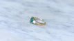 Bague 54.5 Bague Trilogie Emeraude 2.20 Cts et Diamants 58 Facettes