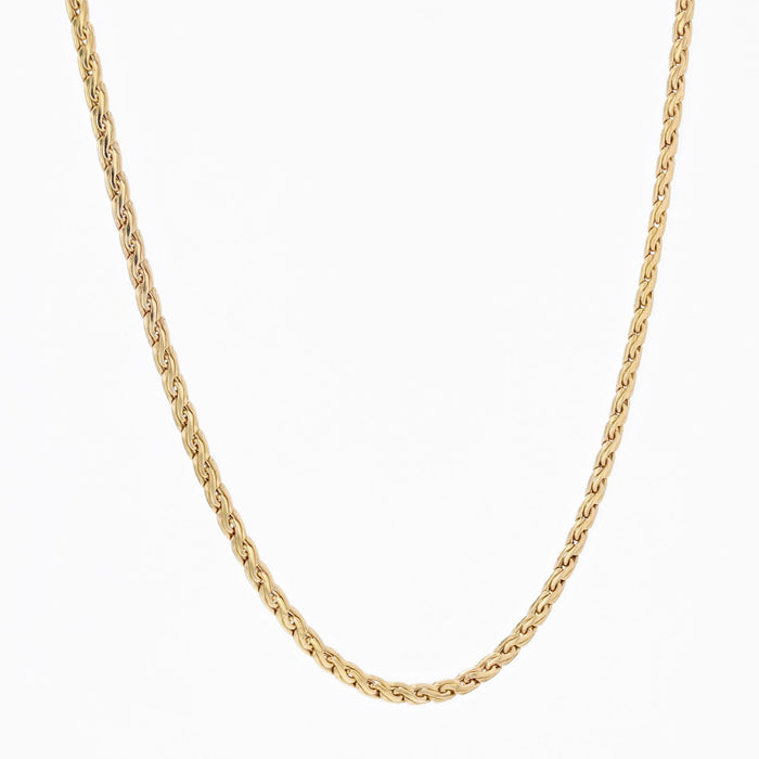 Yellow gold chain necklace with intertwined links