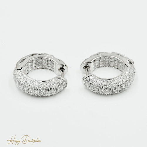 Boucles d'oreilles Élégantes boucles d'oreilles créoles en or blanc 18 carats serties de diamants 58 Facettes 881