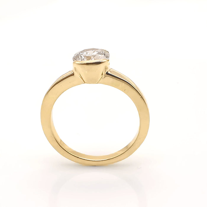 gold and diamond solitaire