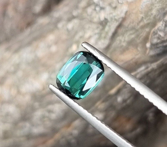 Gemstone Tourmaline bleue néon 1,31cts 58 Facettes 7