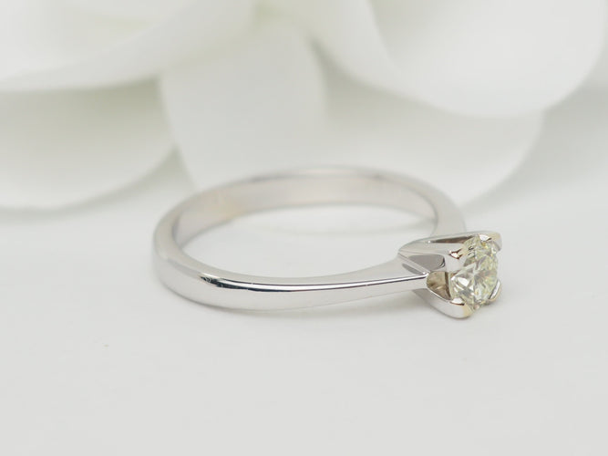 Bague 54 Bague solitaire en or blanc et diamant 0.41 ct 58 Facettes 31200