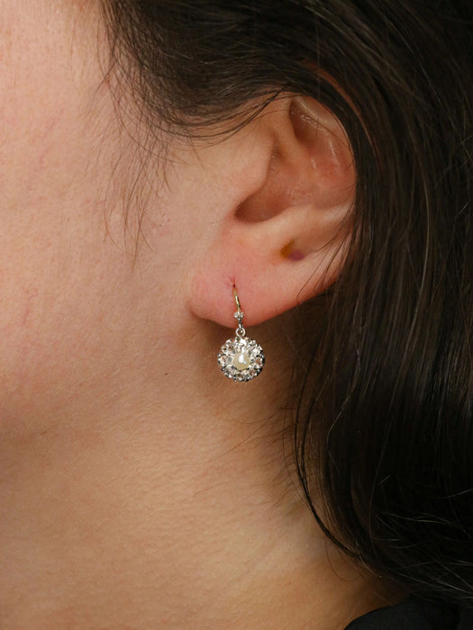 Boucles d'oreilles Boucles d'oreilles dormeuses anciennes perles diamants taille rose 58 Facettes J538