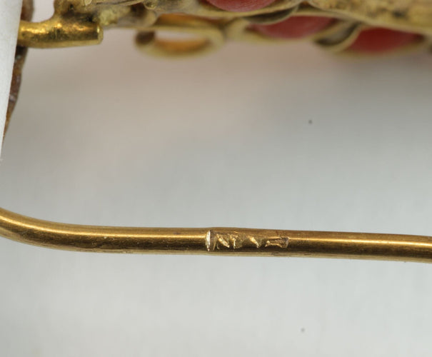 Boucles d'oreilles Boucles d'oreilles antiques en or corail 58 Facettes 7666