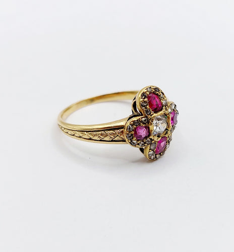 Bague 56 Bague fleur antique or jaune, diamant, saphirs roses et diamants 58 Facettes A05621