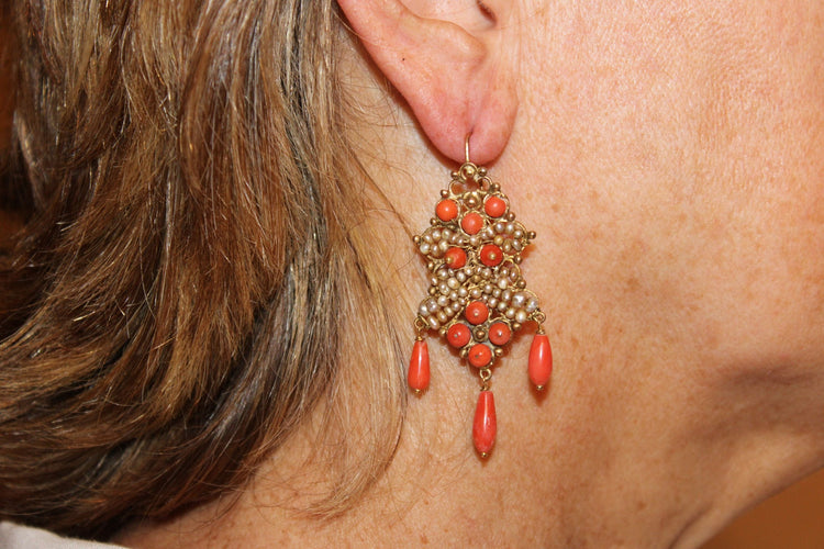 Boucles d'oreilles Boucles d'oreilles anciennes en perles de corail et filigrane d'or jaune 58 Facettes 7712