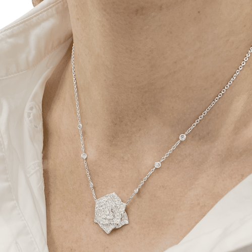 Collier Collier Piaget "Rose" or blanc, diamants. 58 Facettes 34509