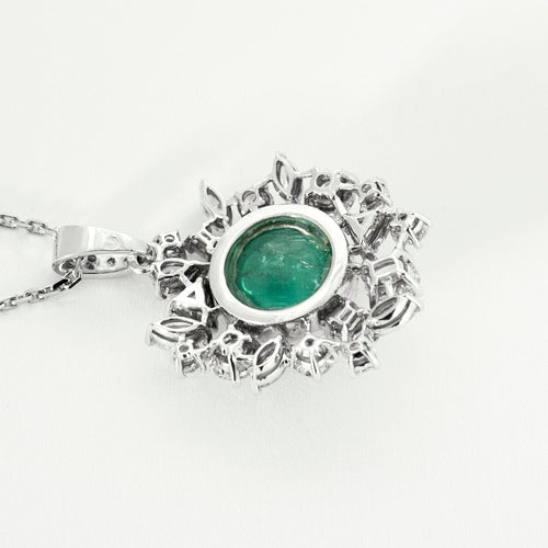 Collier Collier or blanc, émeraude et diamants 58 Facettes EB5