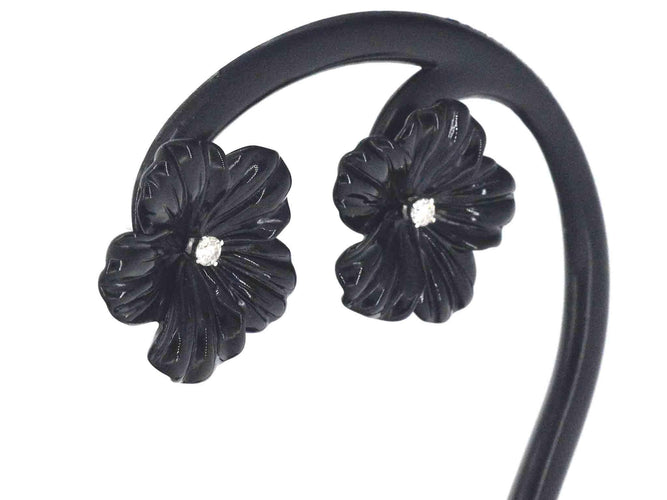 Boucles d'oreilles Boucles d'oreilles en or blanc 0,18 carat avec fleur précieuse noire et gros diamants 58 Facettes 2260