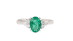 Bague 53.5 Bague en or blanc, émeraude ovale et diamants 58 Facettes 32943