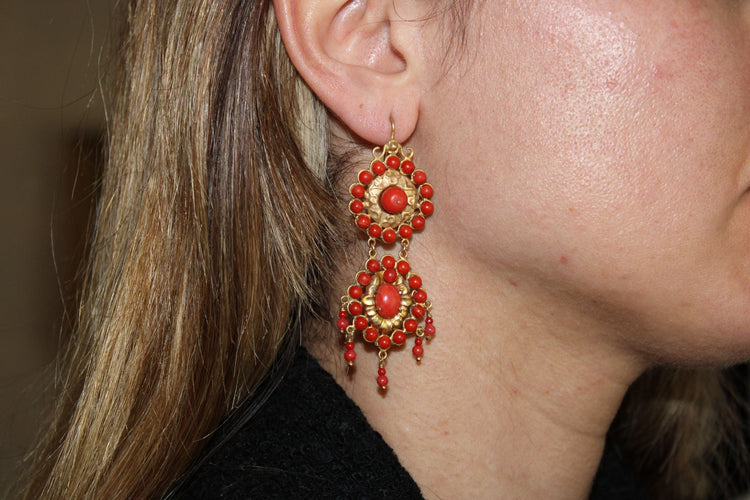 Boucles d'oreilles Boucles d'oreilles antiques en or corail 58 Facettes 7666