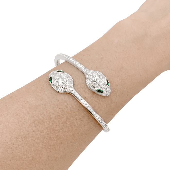 Pulsera Bulgari "Serpenti Seduttori" oro blanco, diamantes, esmeraldas.