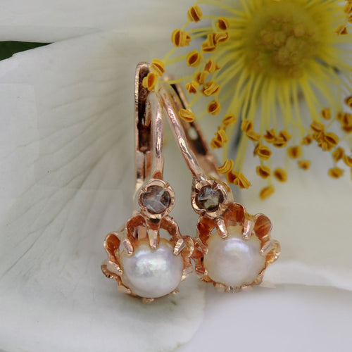 Boucles d'oreilles Petites dormeuses anciennes perles fines diamants 58 Facettes CVBO38