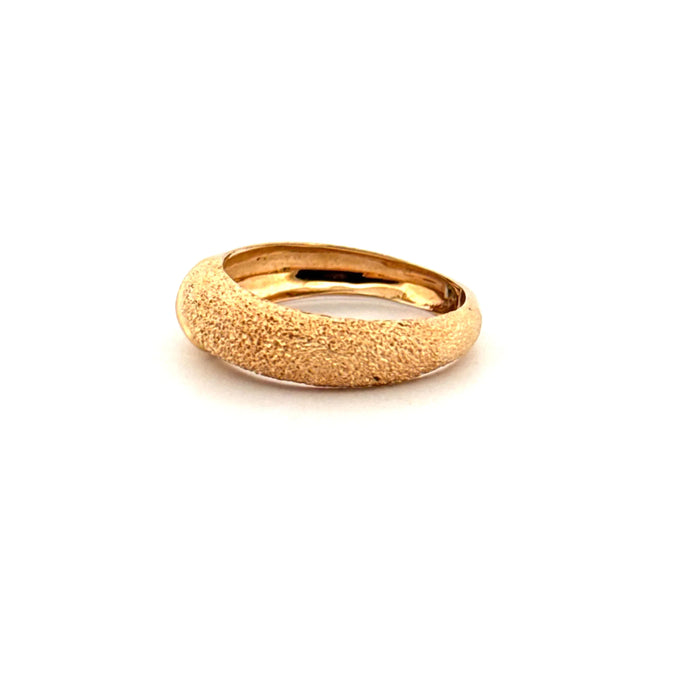 Yellow gold bangle ring