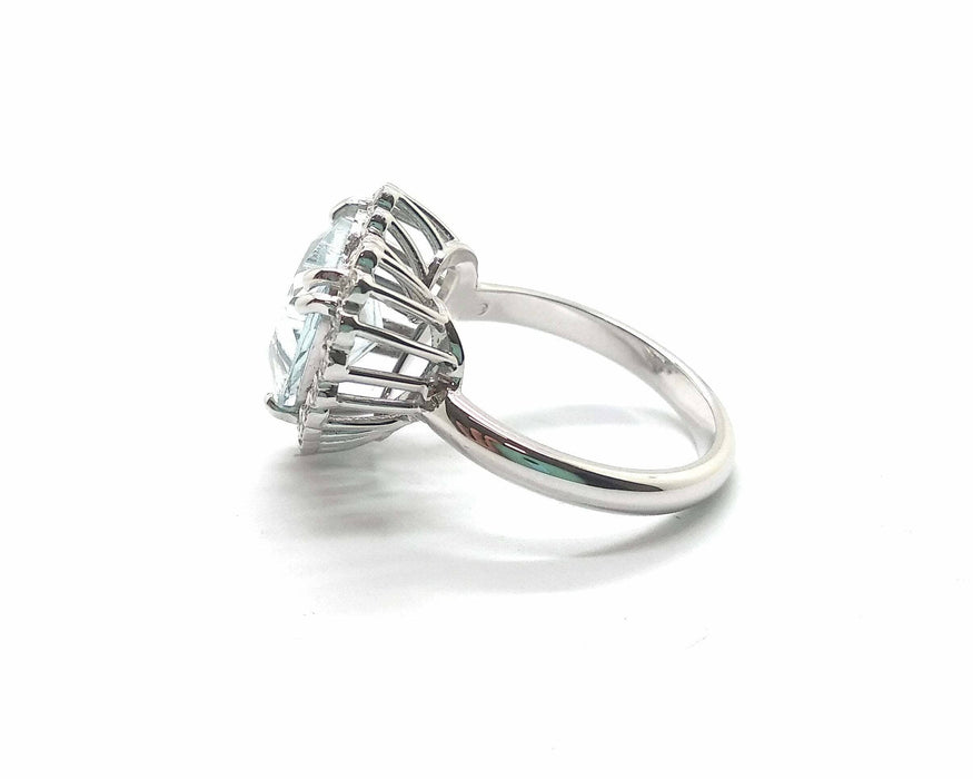 Bague Bague en or blanc avec aigue-marine et diamants 58 Facettes