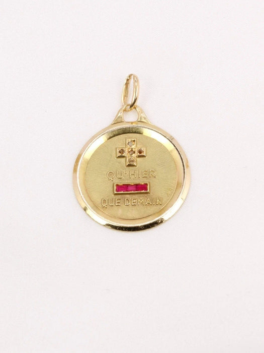 Pendentif AUGIS - Médaille amour grand modèle or jaune diamant rubis 58 Facettes J474