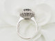 Bague 54 Bague entourage en or blanc, saphir ovale et diamants 58 Facettes 33297